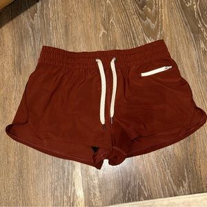 Vuori Women's Clementine Short - Brick Red - Small